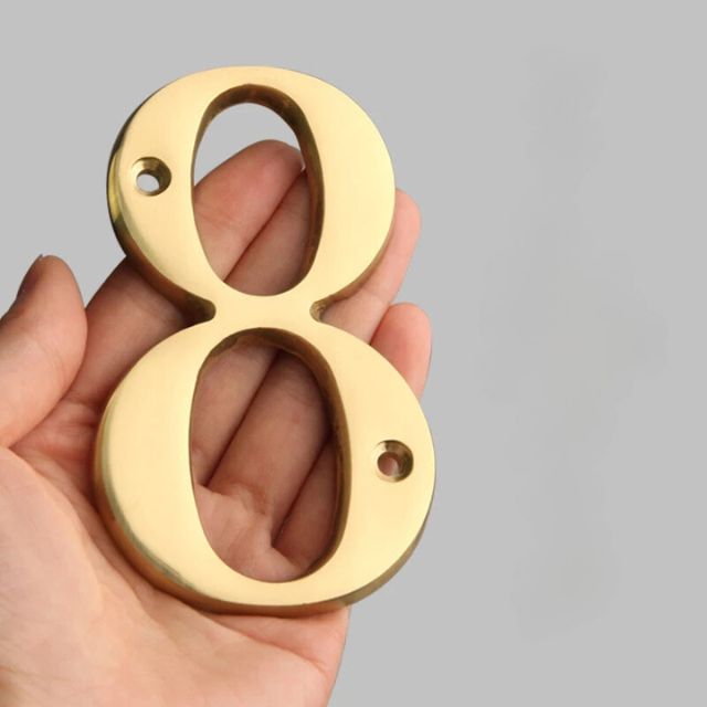 Hjemix | Tradisjonelle husnumre laget av solid messing