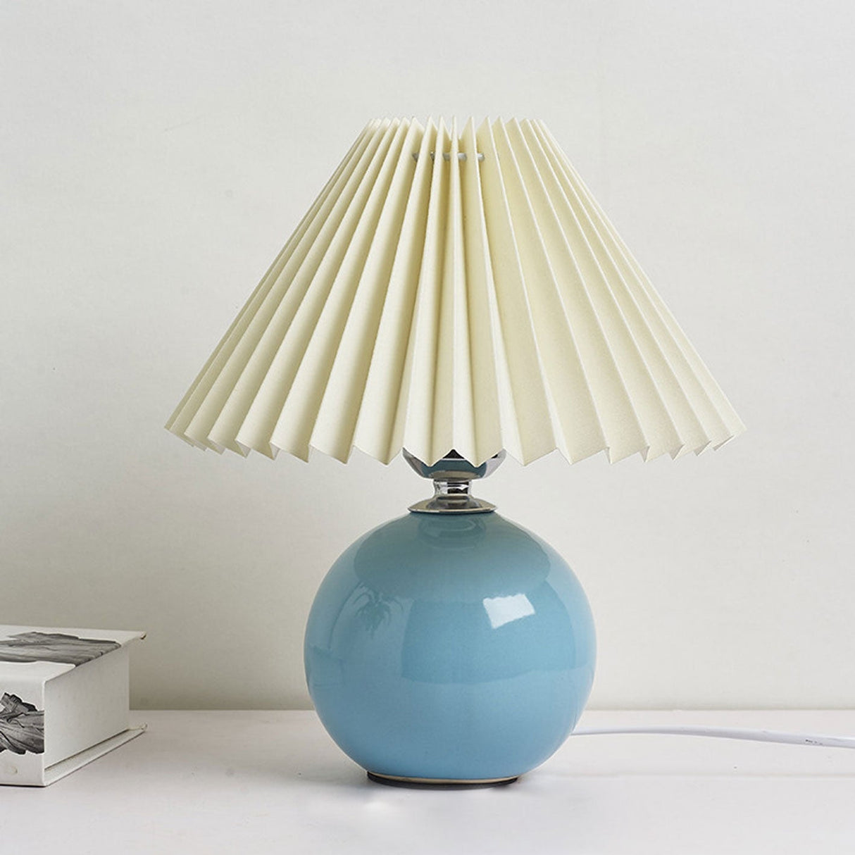 Hjemix | Nordisk minimalistisk 1-lampe bordlampe laget av keramikk med folder