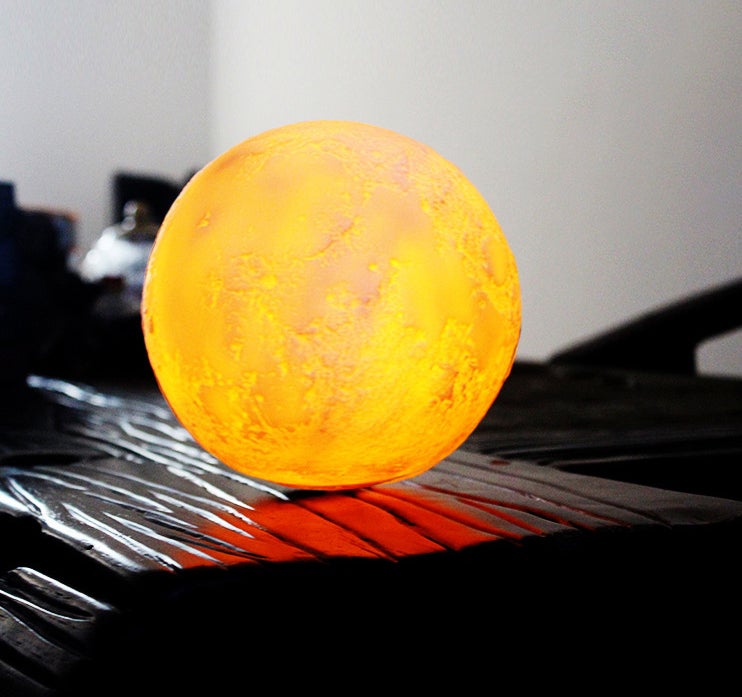 Hjemix | Kreativ Mini Oppladbar 3D Utskrevet Måne 1-Lys LED Bordlampe