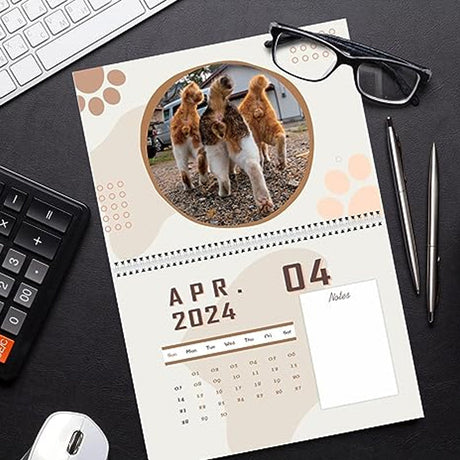 Hjemix | Morsomste Kalender av Århundret | "Kunstnerisk Uttrykk" av pelskledde Venner