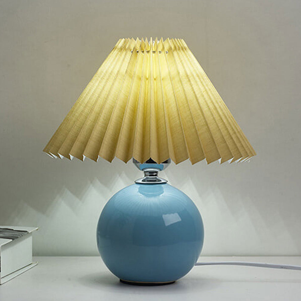 Hjemix | Nordisk minimalistisk 1-lampe bordlampe laget av keramikk med folder