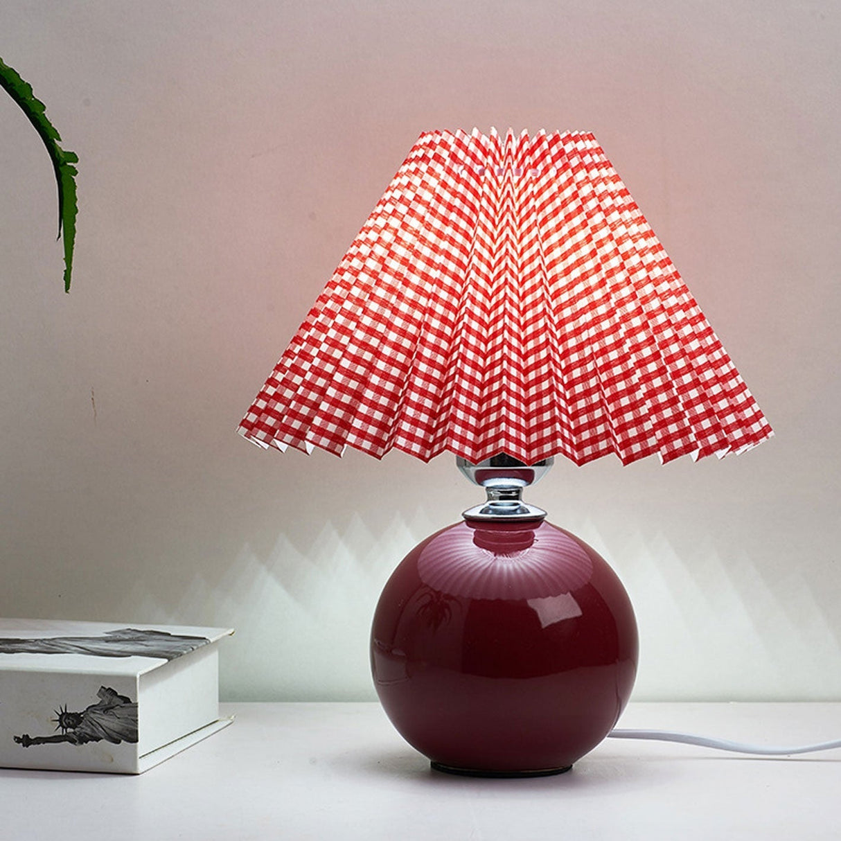 Hjemix | Nordisk minimalistisk 1-lampe bordlampe laget av keramikk med folder