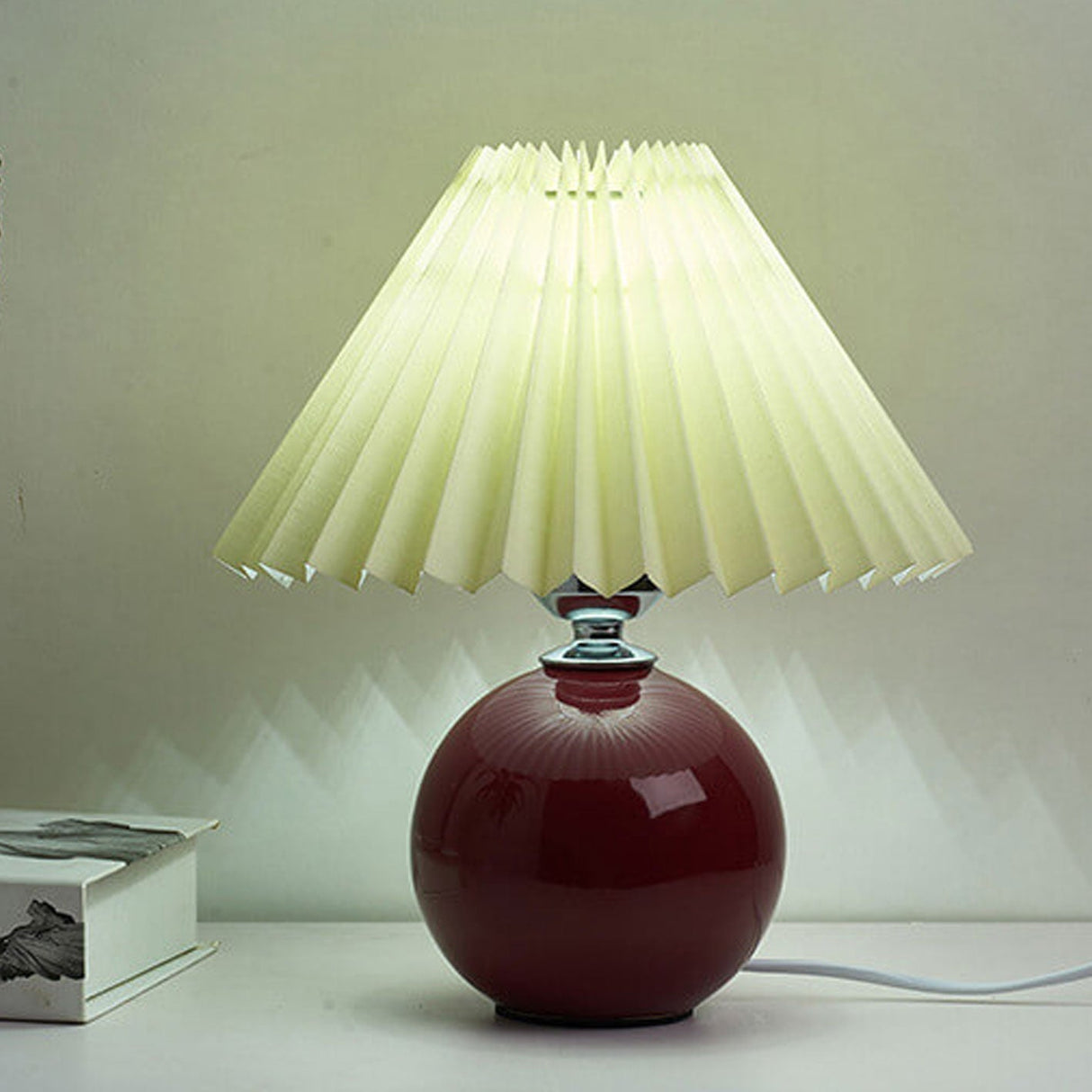 Hjemix | Nordisk minimalistisk 1-lampe bordlampe laget av keramikk med folder