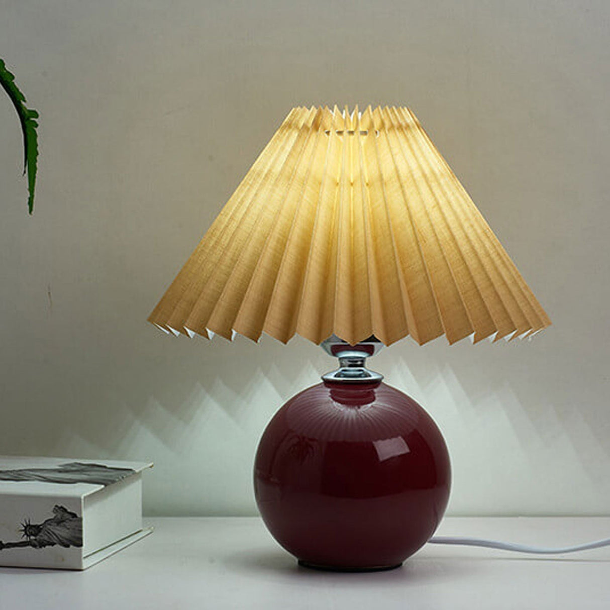 Hjemix | Nordisk minimalistisk 1-lampe bordlampe laget av keramikk med folder