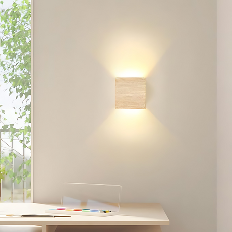 Hjemix | NordiLume | Skandinavisk firkantet trevegglampe