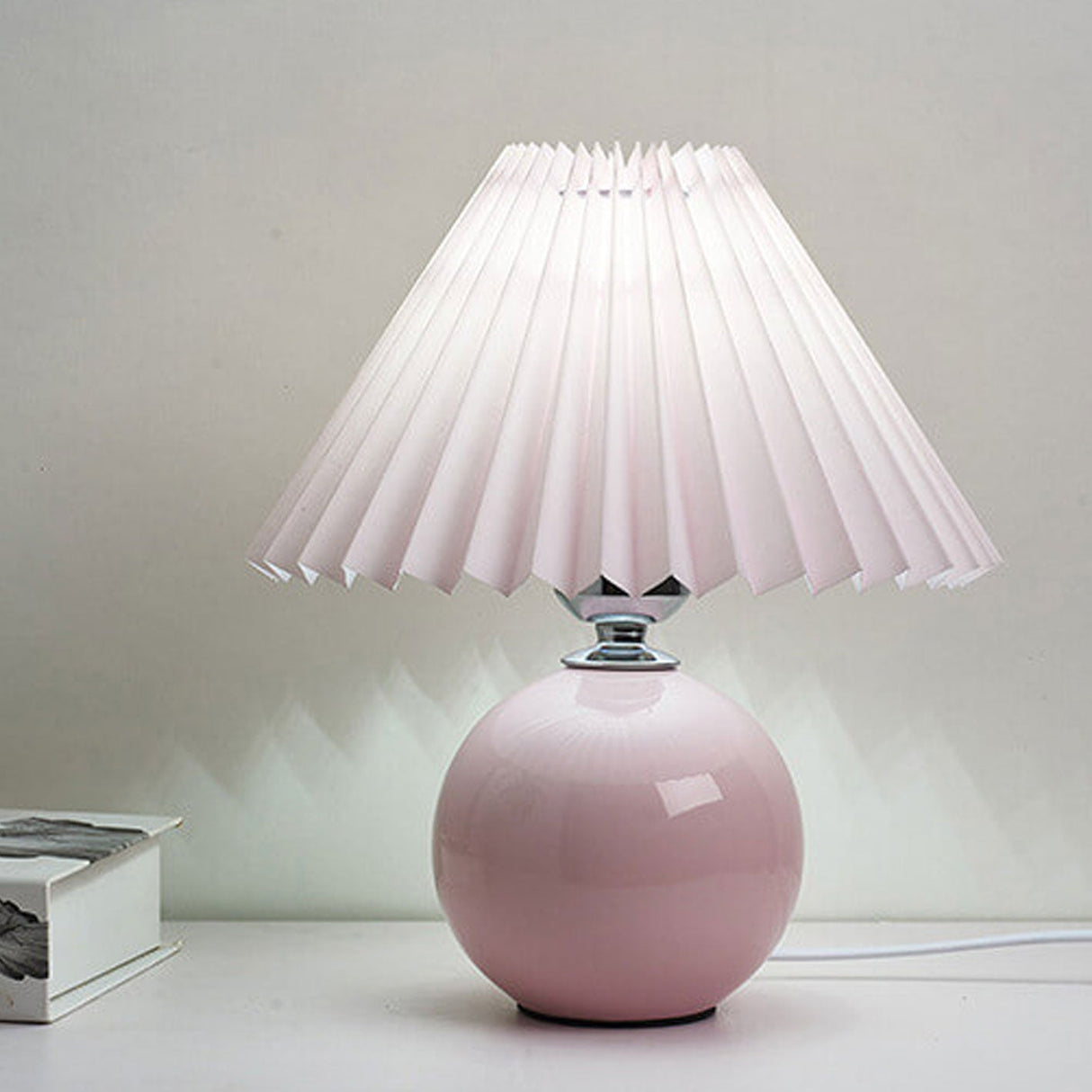 Hjemix | Nordisk minimalistisk 1-lampe bordlampe laget av keramikk med folder