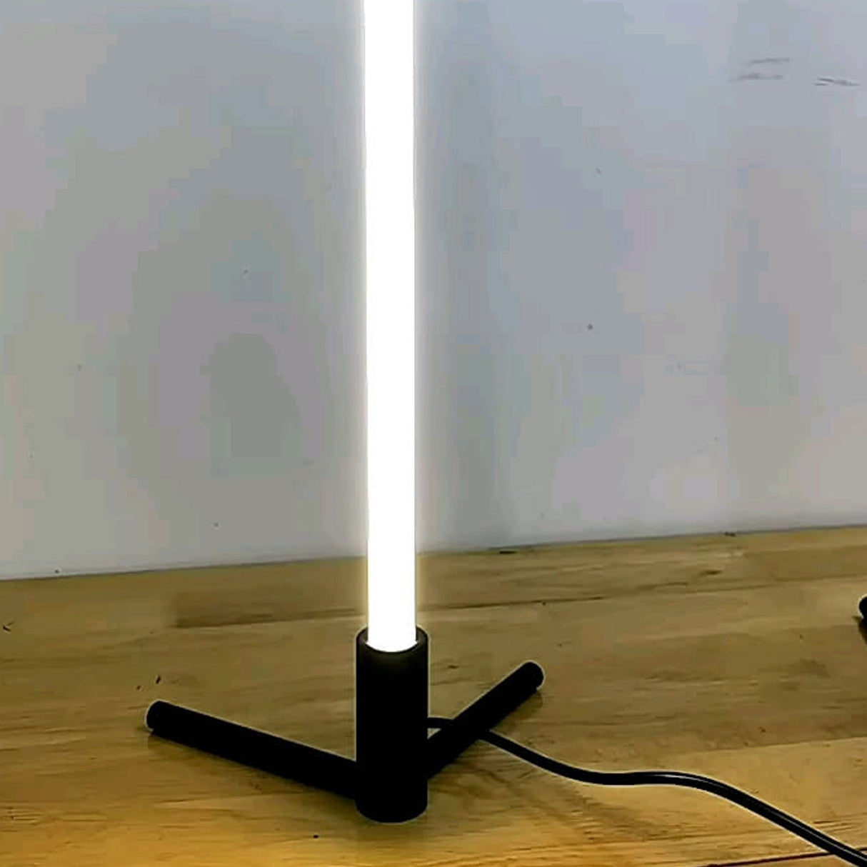 Hjemix | Luminix Bar LED Bordlampe | Minimalistisk Design | Nattlampe & Ambiente Belysning | Moderne & Dekorativ