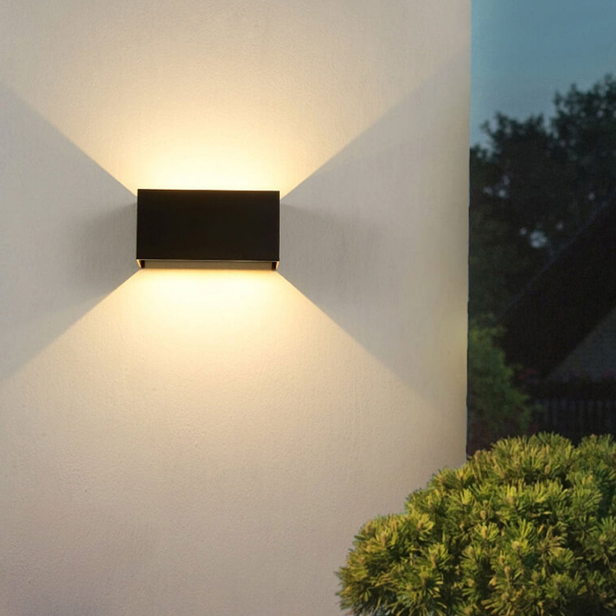 Hjemix | Moderne vanntett rektangulær LED-vegglampe for utendørs bruk med opp- og nedlys