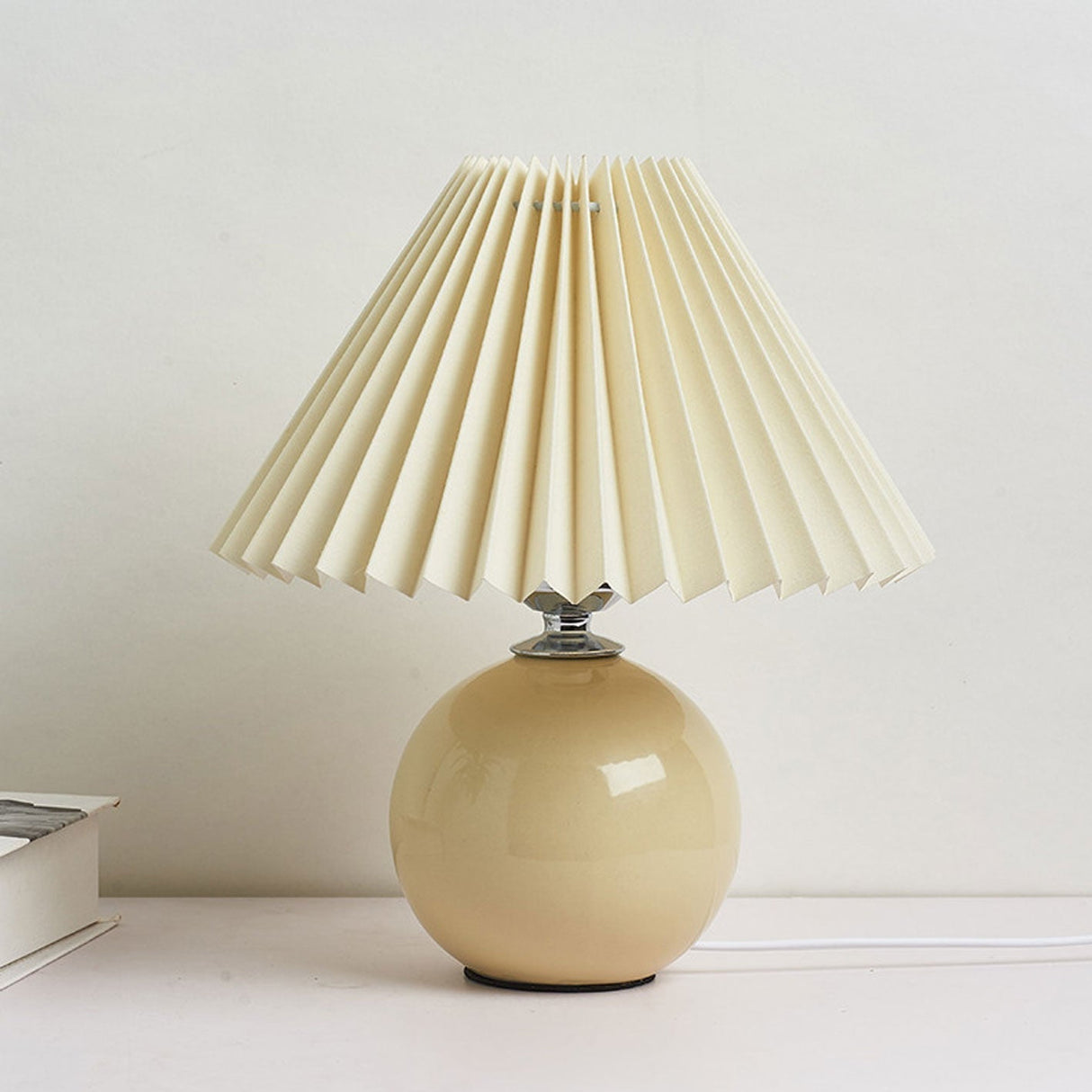Hjemix | Nordisk minimalistisk 1-lampe bordlampe laget av keramikk med folder