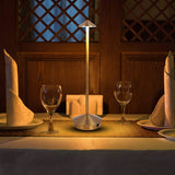 Hjemix | Bærbar bordlampe - Ledningsfri lampe inspirert av dimbar Pina Pro