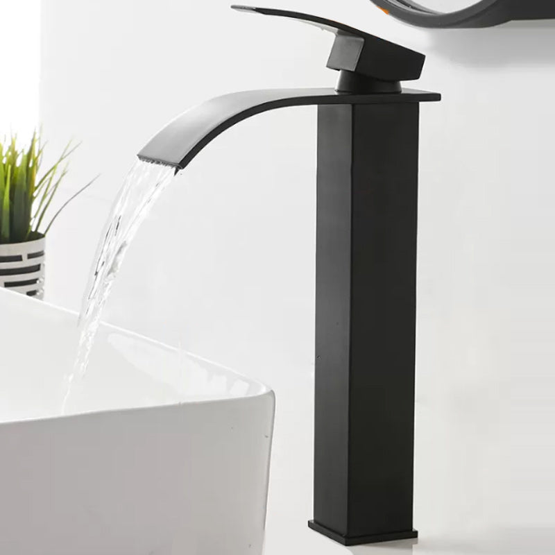 Hjemix | Moderne vannfall tut baderom vask med LED messing baderom vask