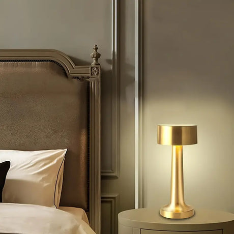 Hjemix | Stilig, vintage-inspirert bordlampe for en koselig atmosfære