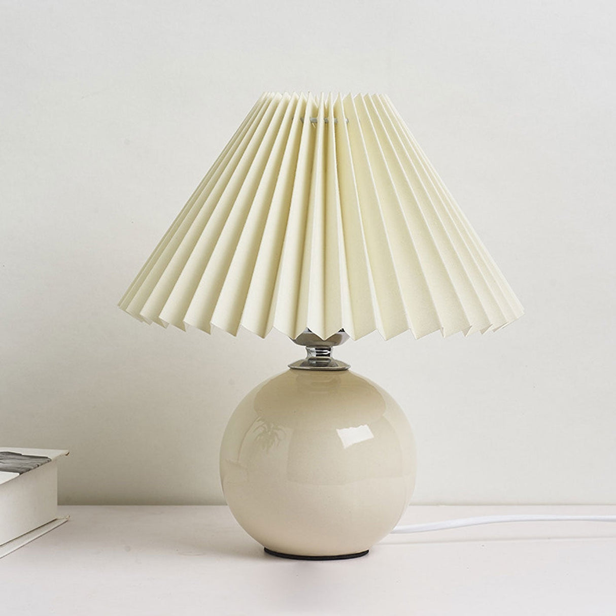 Hjemix | Nordisk minimalistisk 1-lampe bordlampe laget av keramikk med folder