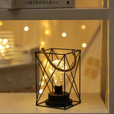 Hjemix | Moderne Minimalist Vertikale Stripete Firkantrund Jern LED Bordlampe For Stue
