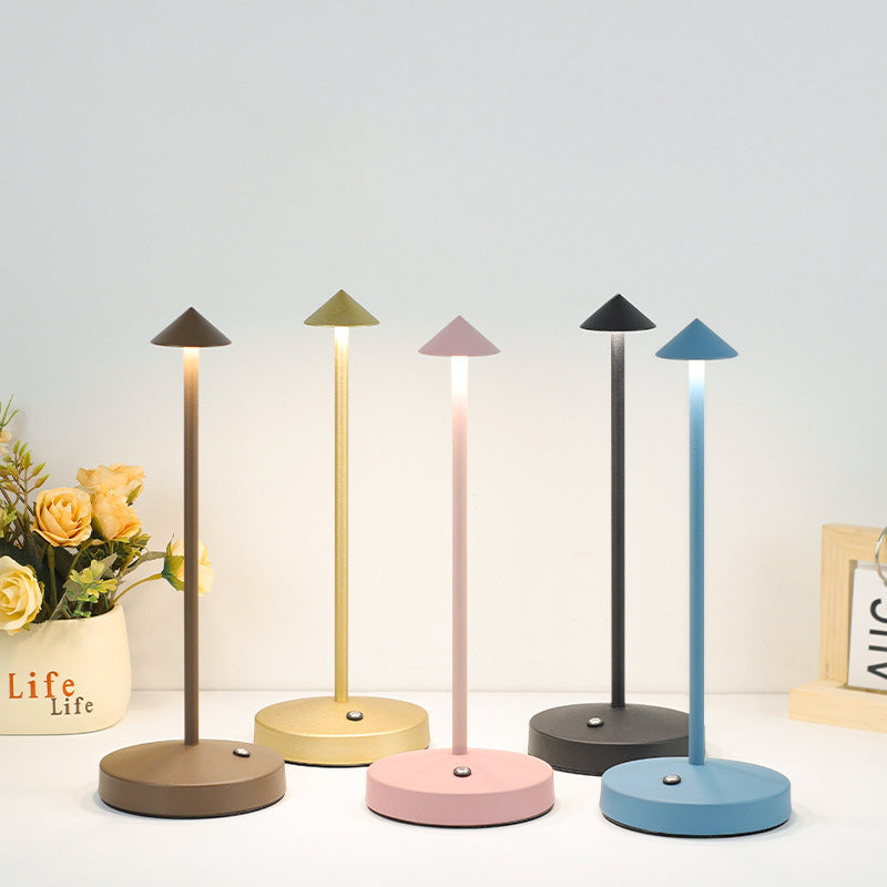 Hjemix | Modern Enkelhet Triangel Kjegle Rund Akryl Sylinder Jern LED Bordlampe for Stuen