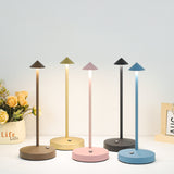 Hjemix | Modern Enkelhet Triangel Kjegle Rund Akryl Sylinder Jern LED Bordlampe for Stuen