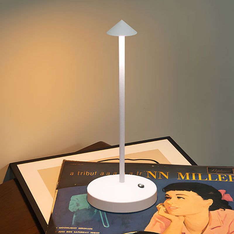 Hjemix | Modern Enkelhet Triangel Kjegle Rund Akryl Sylinder Jern LED Bordlampe for Stuen