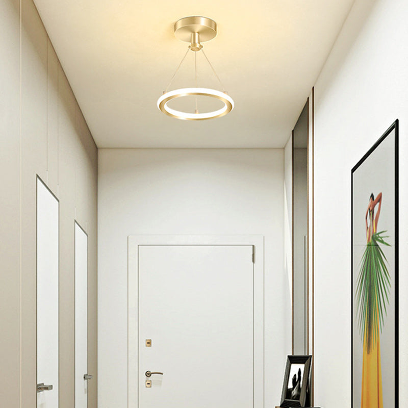 Hjemix | Moderne Nordisk Rund Metall Silica LED Semi-Flush Mount Taklampe for Korridor