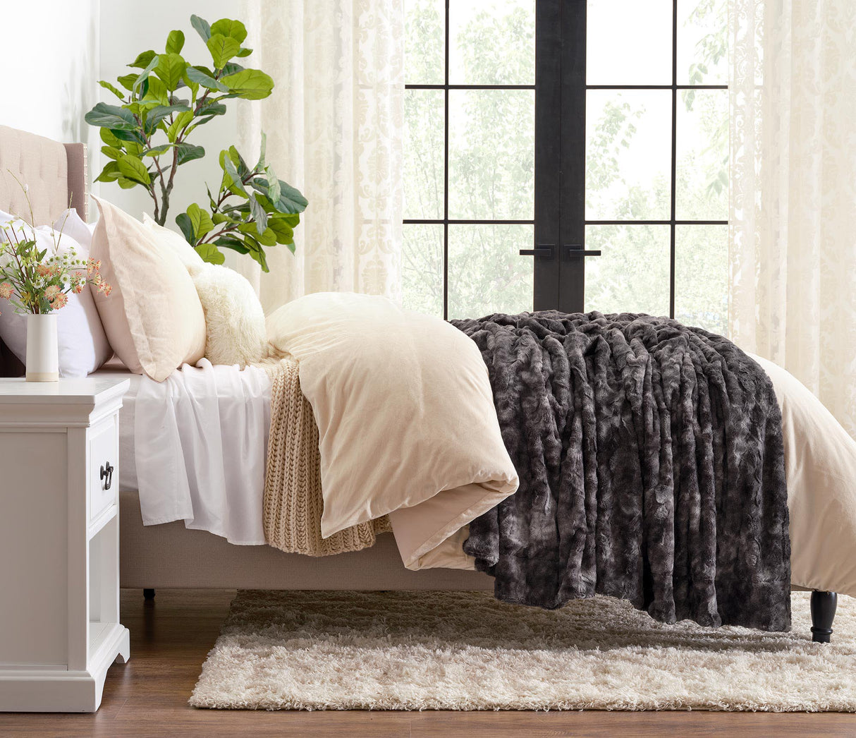 Hjemix | Dobbeltsidig oversized ulv faux fur kastepledd