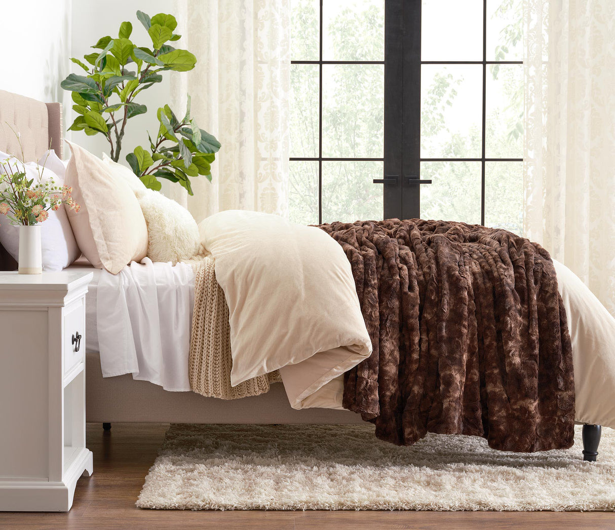 Hjemix | Dobbeltsidig oversized ulv faux fur kastepledd