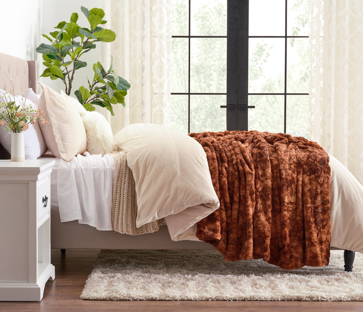 Hjemix | Dobbeltsidig oversized ulv faux fur kastepledd