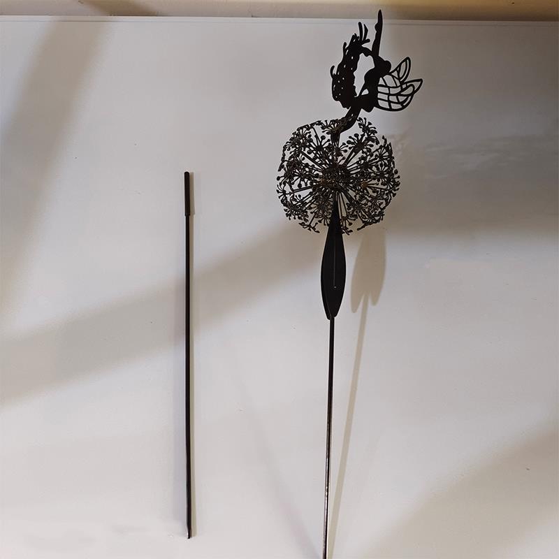 Hjemix | Feer og Løvetann Danser Sammen Skulptur for Utendørs Hage