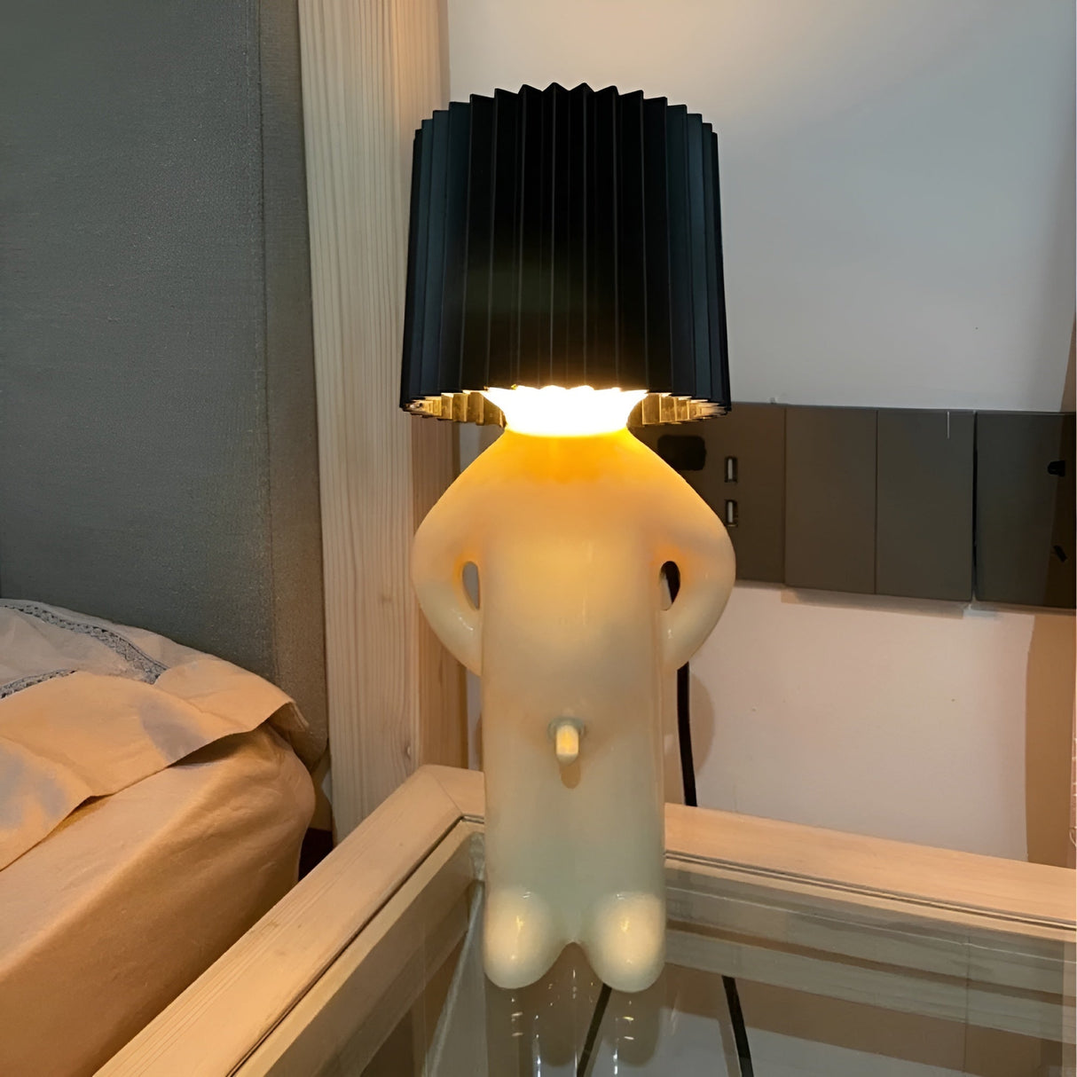 Hjemix | Bordlampe - Kreativ liten Shy Boy LED lampe