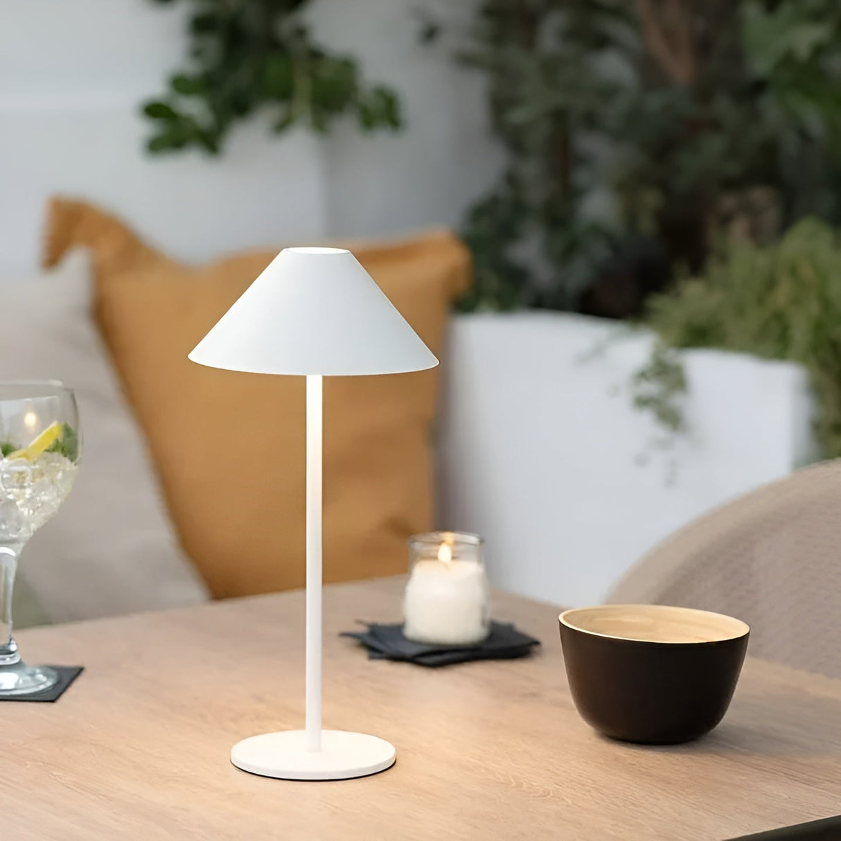 Hjemix | LumiLuxe - Dimbar nordisk kjegle LED-bordlampe med berøringskontroll