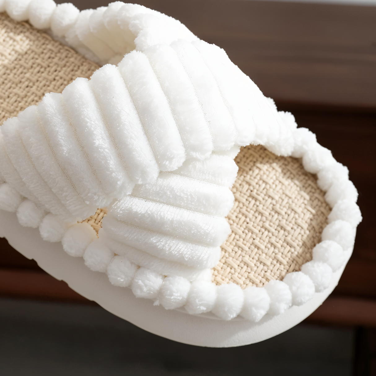Hjemix | Sofie - Plush Lined Slippers with Cross Band