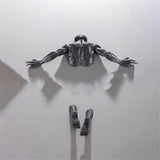 Hjemix | Imitasjon Kobber Harpiks Ornament Abstrakt Figur Veggkunst Klatrer 3D Gjennom Vegg Statue Skulptur