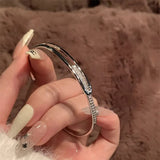 Hjemix | Åpen armbånd laget av 925 sterling sølv med zirkonia