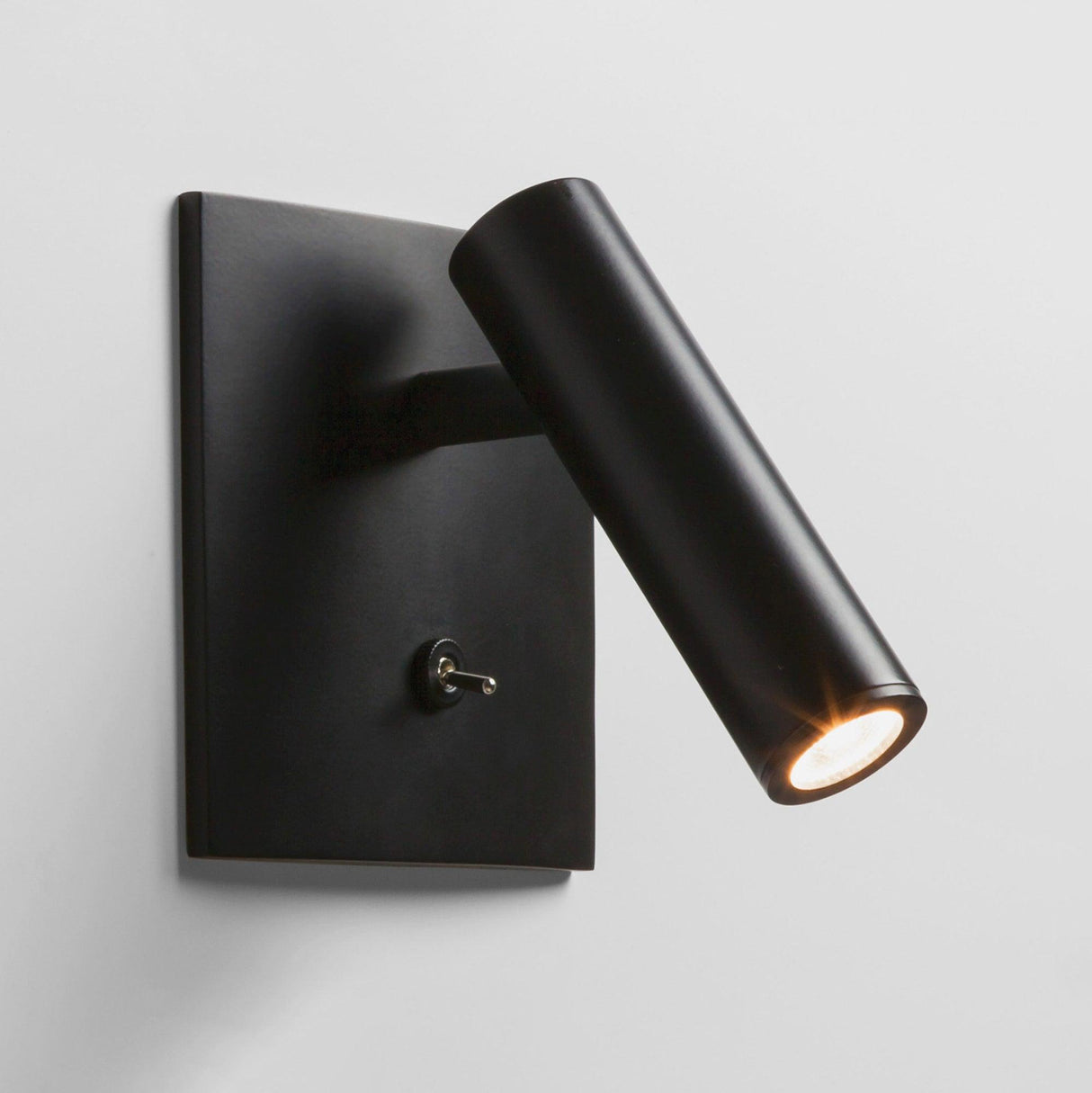 Hjemix | Mikro Fyrkant Vegglampe med Bryter