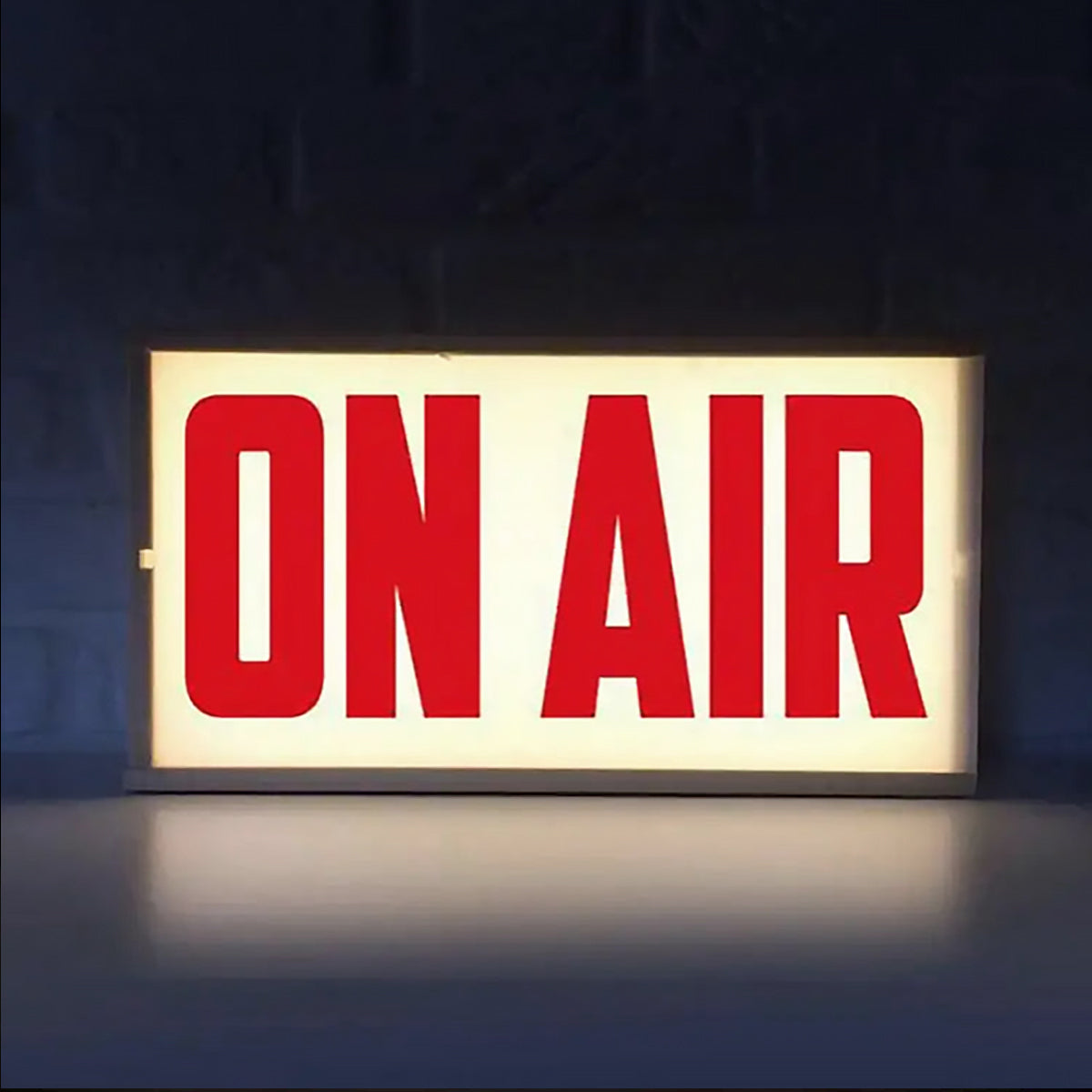 Hjemix | On Air Skilt Retro Lysboks Bordlampe