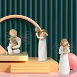 Hjemix | Statuett laget av harpiks, mennesker, familiefigurer, skulptur, figurer for hjemmedekor, borddekorasjon, stue, engel, omfavnelse, hund, far, barn