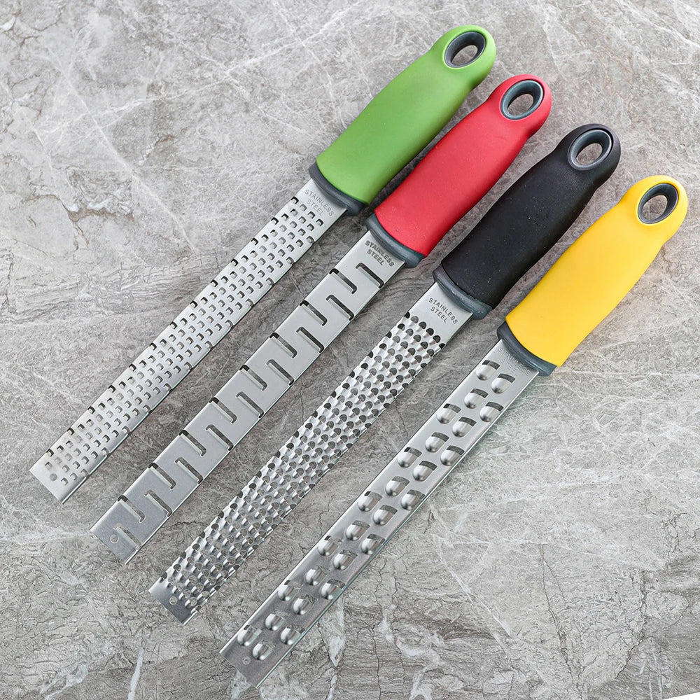 Hjemix | Sitron Zester & Ost Reibe - Multifunksjonelt Kjøkkenverktøy for Parmesanost, Sitron, Ingefær, Hvitløk, Muskatnøtt, Sjokolade, Grønnsaker, Frukt