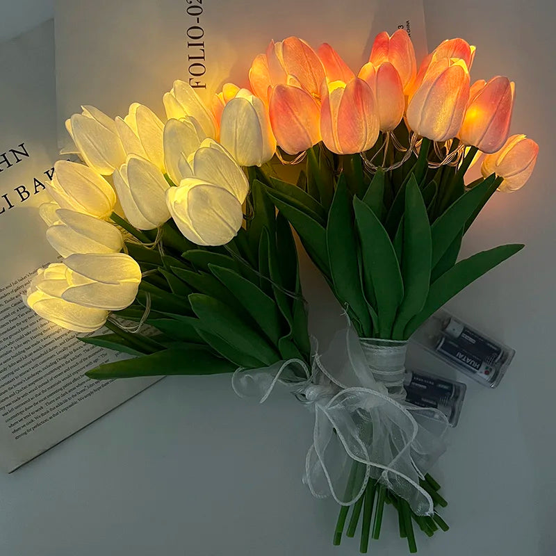 Hjemix | LED-lampe med kunstig tulipanbukett perfekt for gaver eller som bryllupsfest hjemmeinnredning