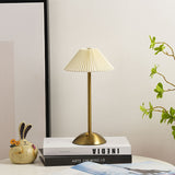 Hjemix | Moderne skandinavisk oppladbar jernstoff cone plisserte LED bordlampe for nattbord