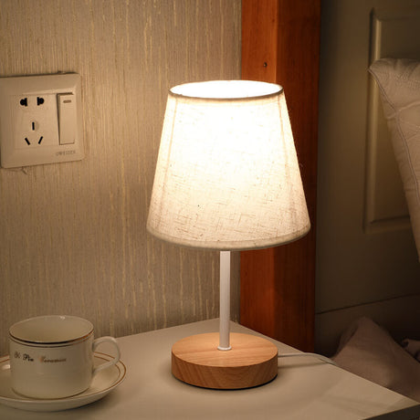 Hjemix | Nordisk Vintage Stoff Kjegle Solid Tre LED Bordlampe