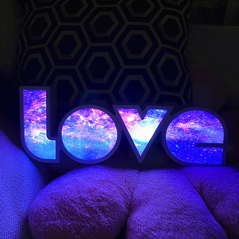 Hjemix | Modern Art Deco vanntett PS LOVE bokstaver LED bordlampe for soverommet