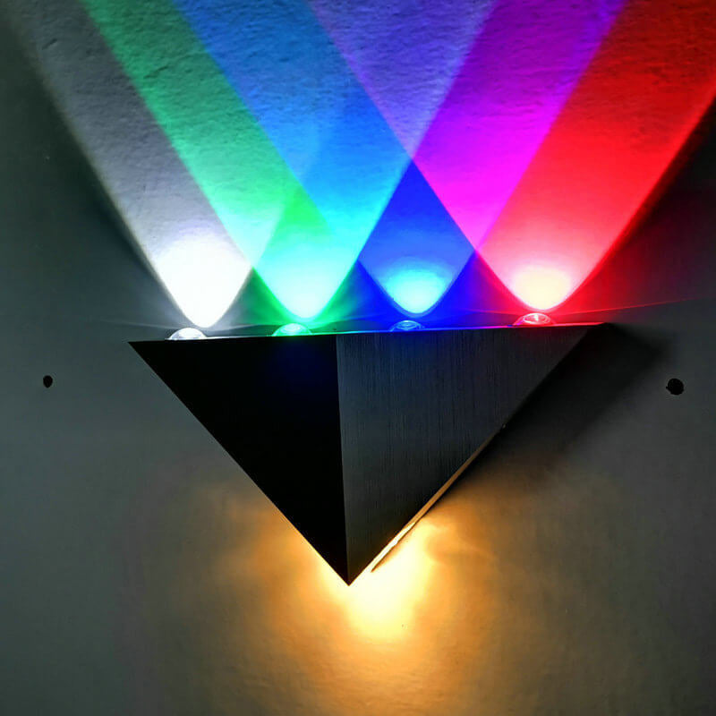 Hjemix | TriLumina Prism LED Vegglampe | Kreativ Pyramide Design | Aluminium & Akryl | Fargede Lysalternativer