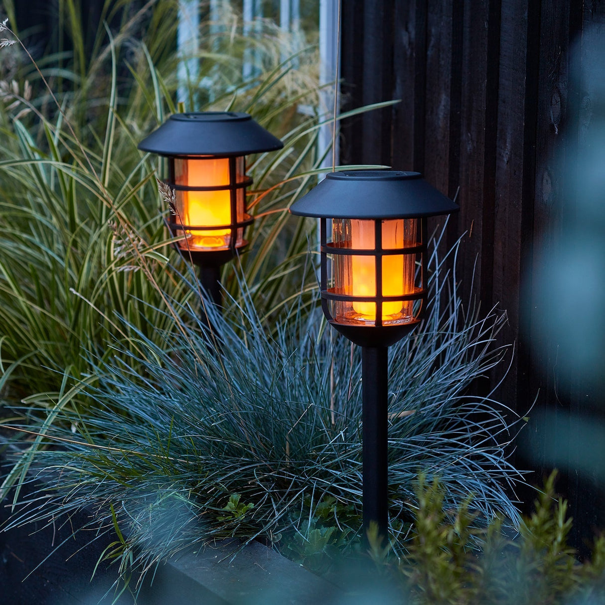 Hjemix | 2-delt sett solenergi stable lys med flammeeffekt