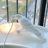 Hjemix | Moderne Lucky Bird Bordlampe – Kreativ Resin Dyre Design for Soverom og Stue
