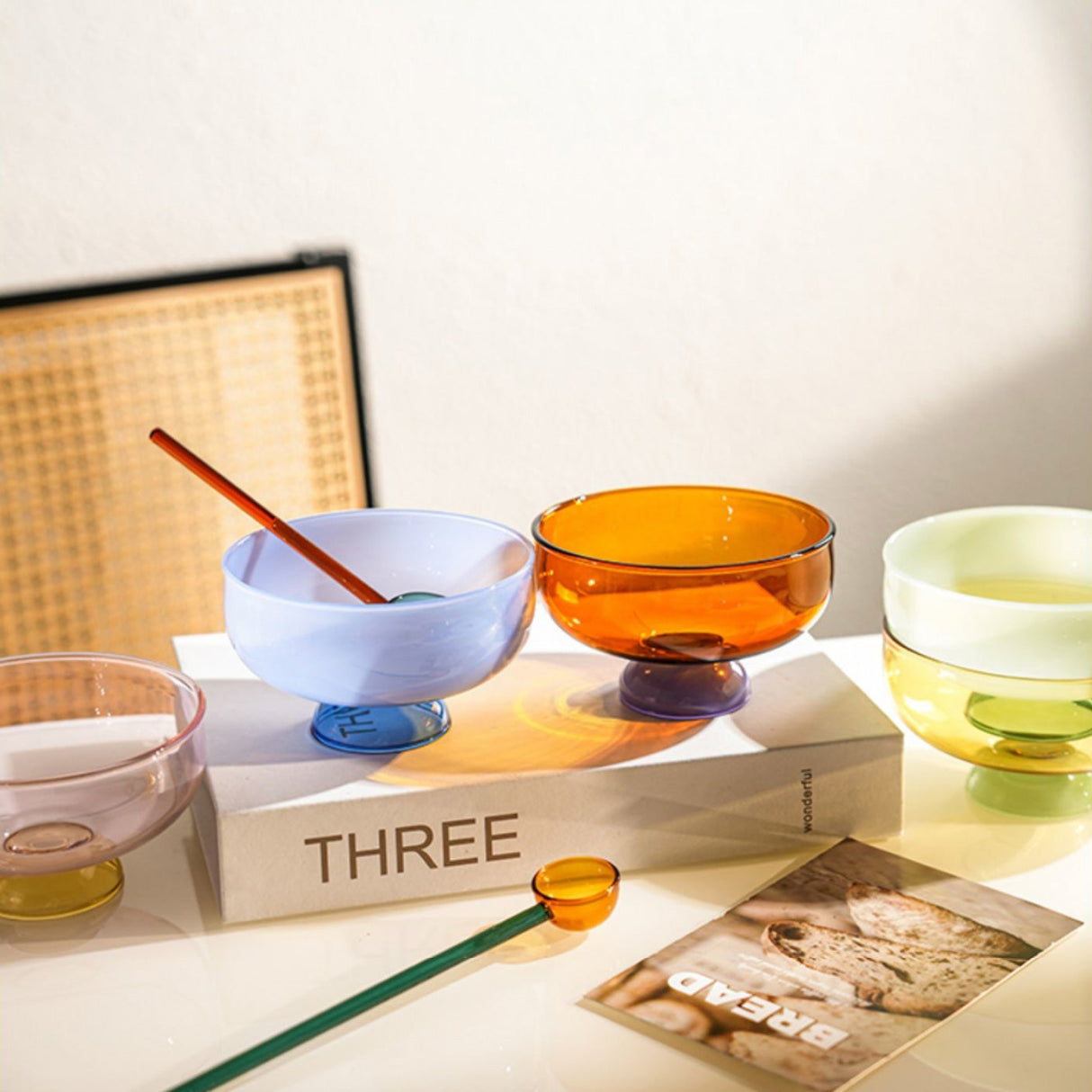 Hjemix | Fargerik borosilikat dessertbolle med skje