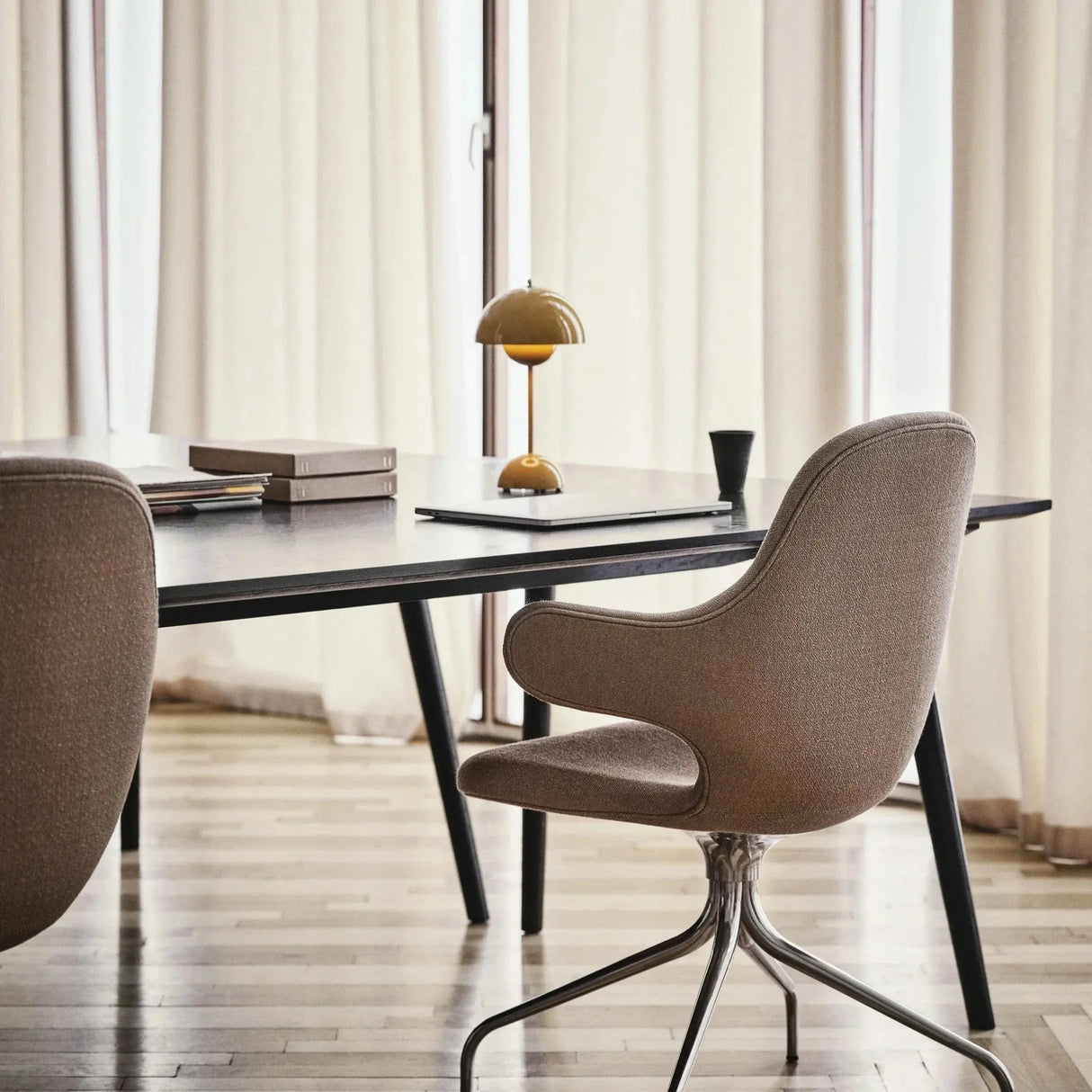 Hjemix | Lunaire - LED bordlampe for en moderne atmosfære