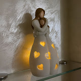 Hjemix | Omfavne Mor Datter Figur Flammende Lysestake - LoveGlow