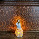 Hjemix | Omfavne Mor Datter Figur Flammende Lysestake - LoveGlow