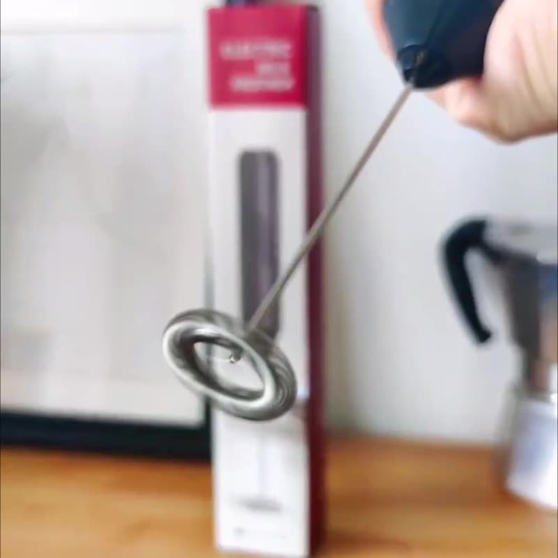 Hjemix | Sterk melkeskummer med stativ