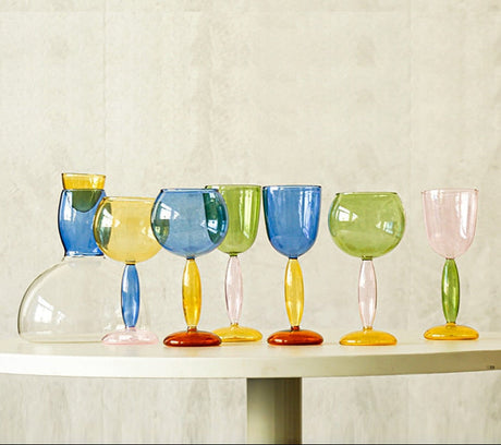 Hjemix | Kalk og karaffel laget av farget glass av Phillips