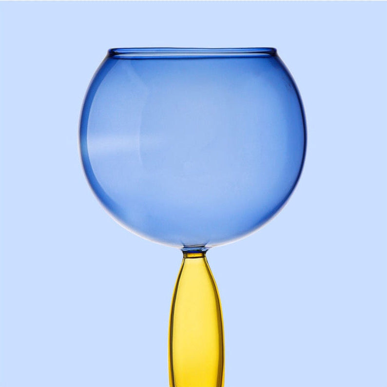 Hjemix | Kalk og karaffel laget av farget glass av Phillips