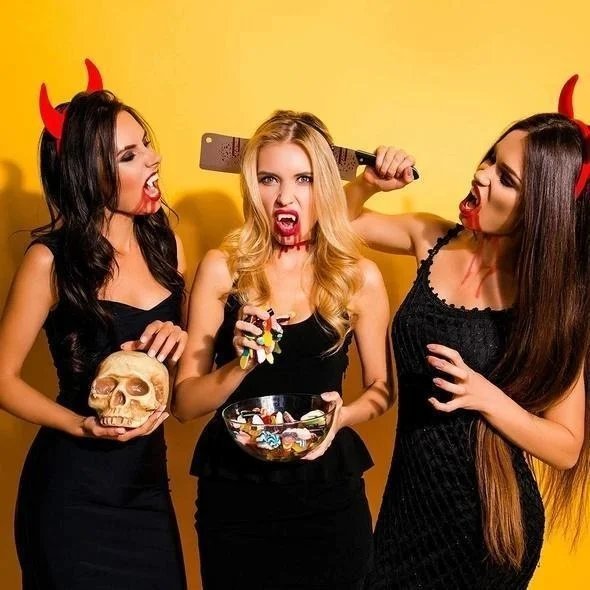 Hjemix | Automatisk Utrekkbare Vampyrtenner